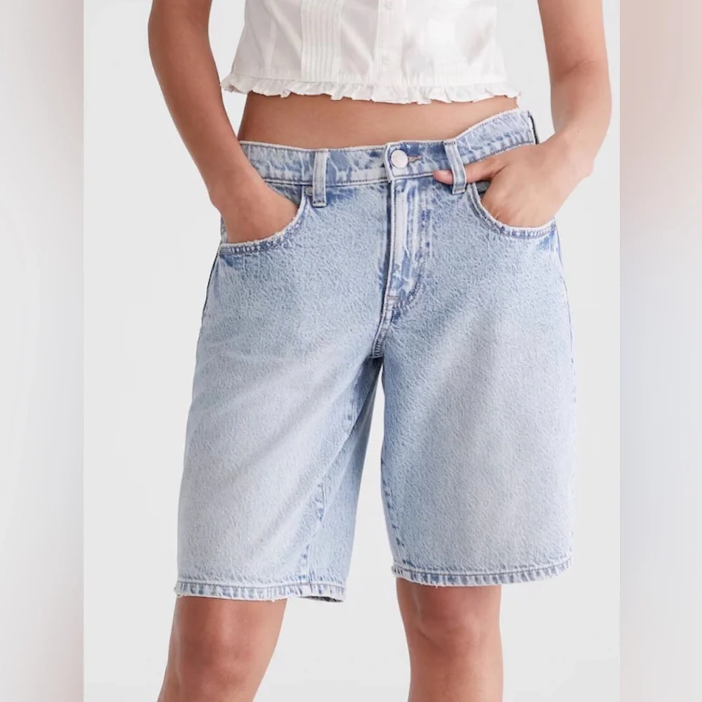 Aeropostale Low Rise Denim Bermuda Shorts Light Wash Leopard Bow Pockets Baggy